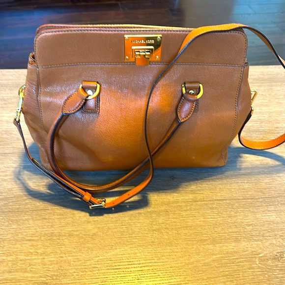 Michael Kors Tan Leather Astrid Satchel Clasp Front Closure Excellent Condition - Picture 1 of 8